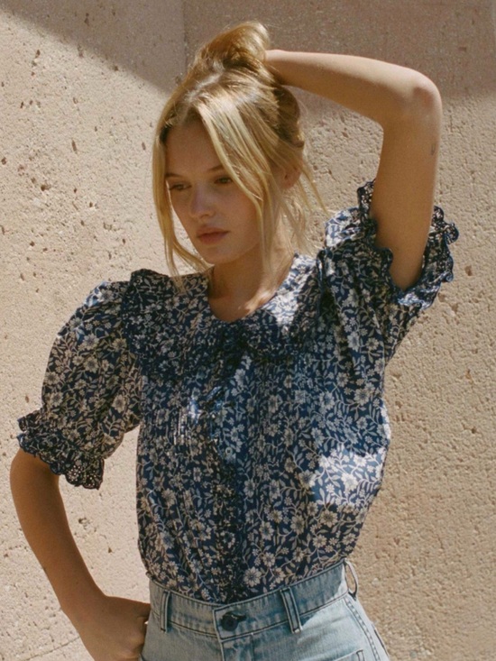 Doen Tops - Doen “Quincy” Blue Floral Puff-Sleeve Blouse w/Eyelet Collar. Rare! 🎀
